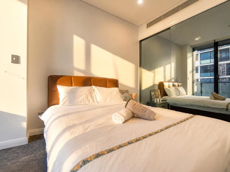 Central 3BR Olympic Park Apt with 2 Car Spaces Apartment in Lidcombe