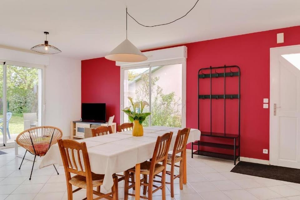 Maison familiale avec jardin à Libourne, calme, proche marché et lac House in Nouvelle-Aquitaine