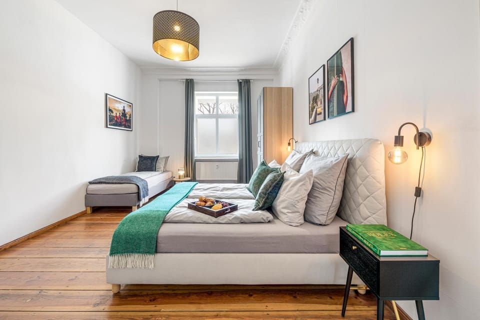 TheBödiker Group & Family Apartment, 3 BR, 1 Living room, 2 Bathrooms, ideal for bigger groups of 4 -9 Guests Apartment in Berlin