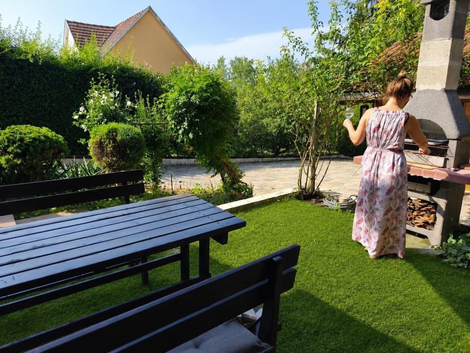 BBQ facilities, Garden