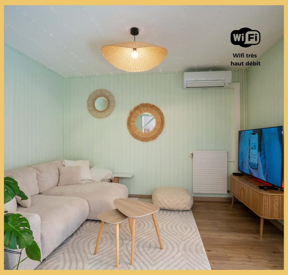 TV and multimedia, Living room, air conditioner