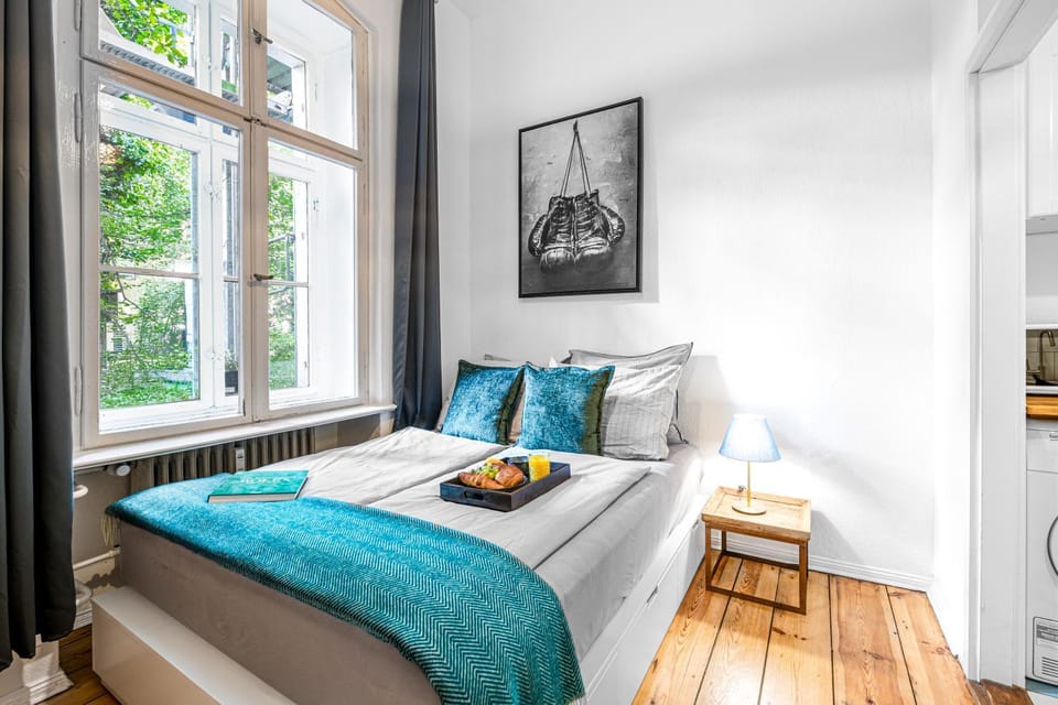 The Gleditsch - Central Schöneberg location, 1BR, 1 living room, group friendly, ideal for 2 - 4 Guests Apartment in Berlin