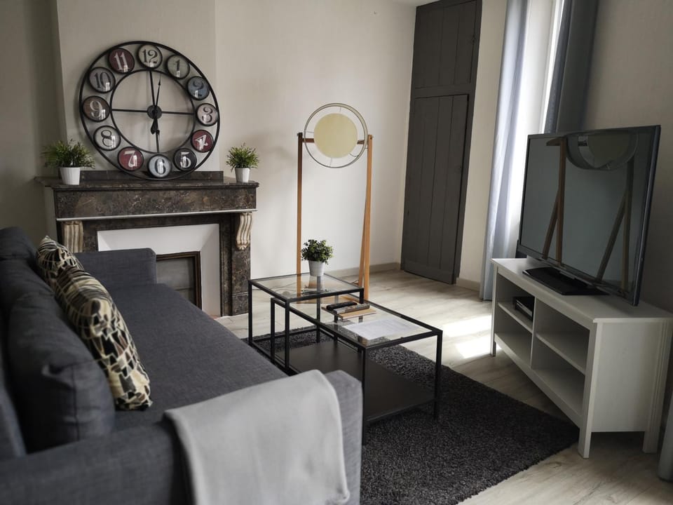 TV and multimedia, Living room, Seating area