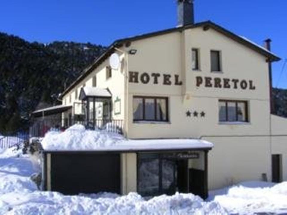 Facade/entrance, Winter, Skiing