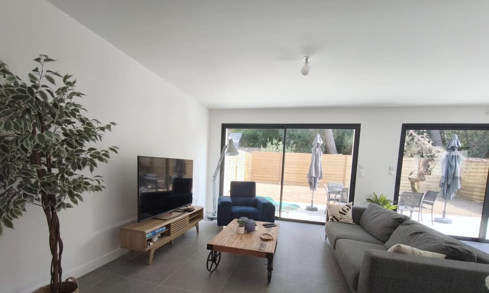 TV and multimedia, Living room, Seating area