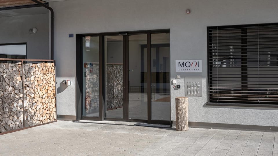 Property building, Facade/entrance