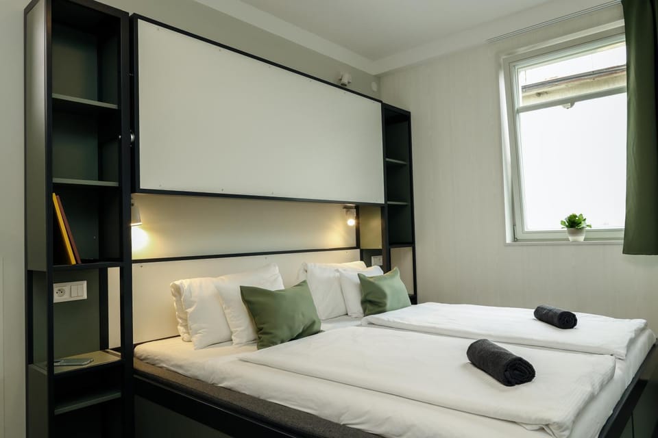 Bed, Photo of the whole room, Bedroom, towels