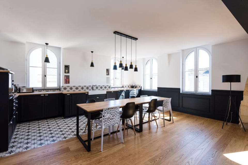 Property building, Kitchen or kitchenette, Living room