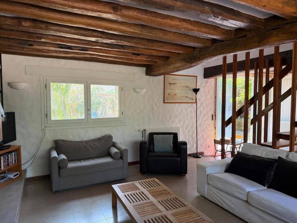 La Grange Apartment in Île-de-France