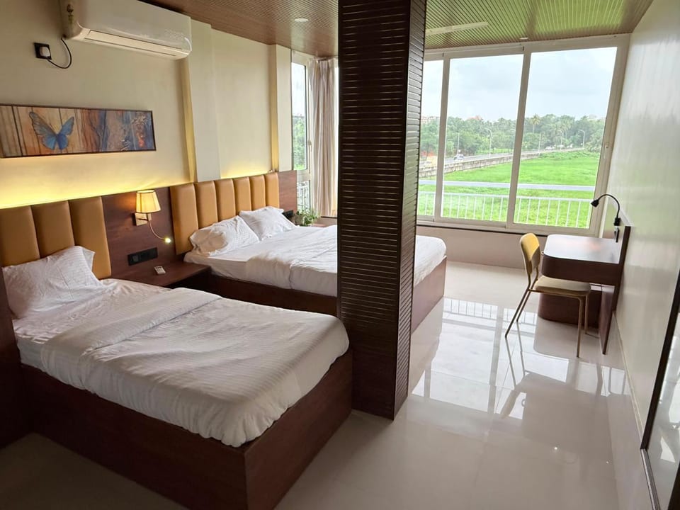 Photo of the whole room, Bedroom