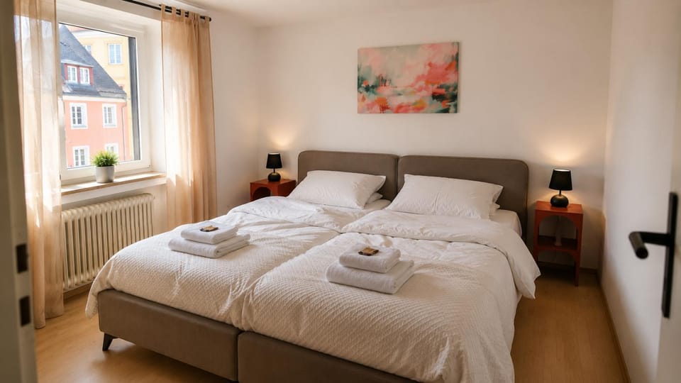 Bed, Photo of the whole room, Bedroom, internet, towels