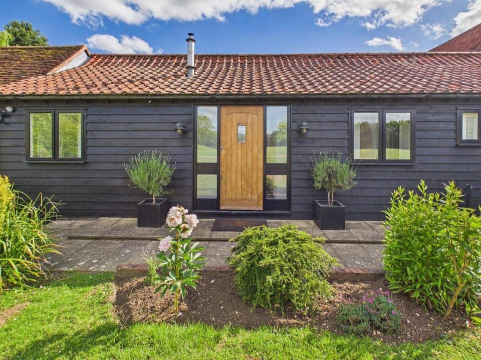 The Willow Pond Retreat - The Rodings House in Uttlesford