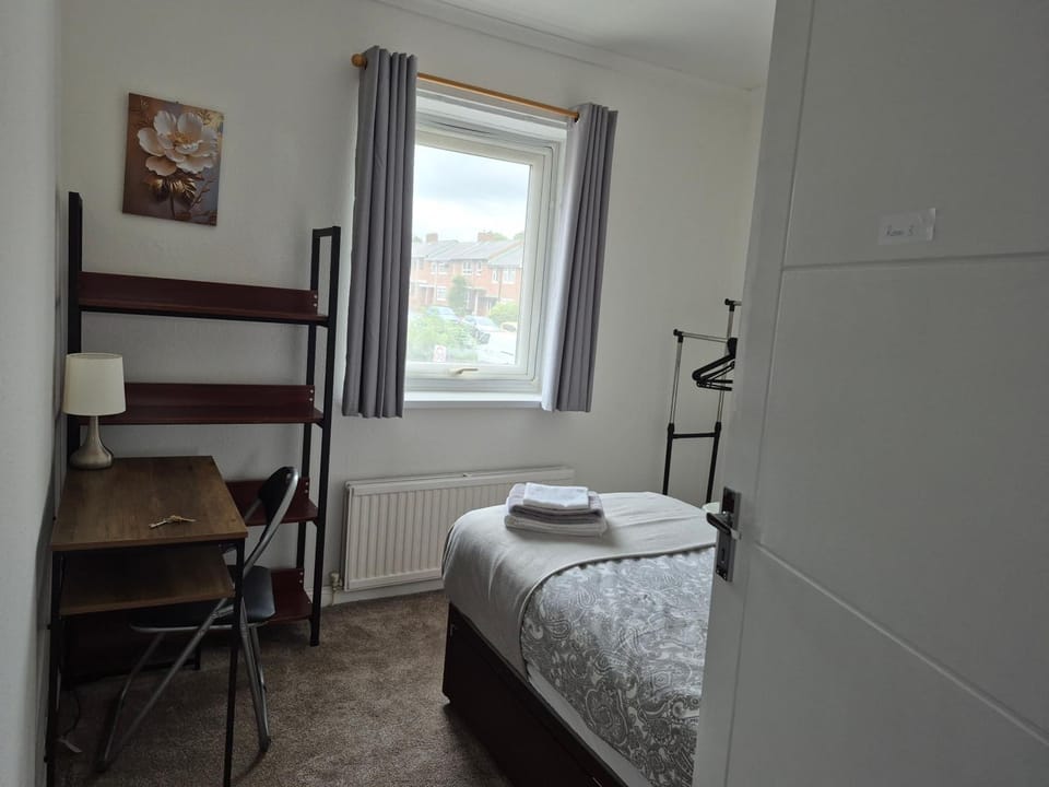city centre 2 double beds house with free parking House in Durham