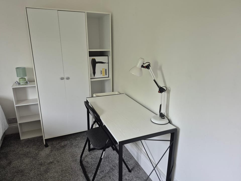 city centre 2 double beds house with free parking House in Durham