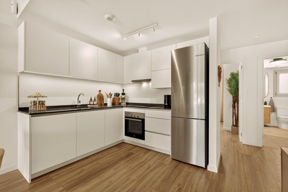 Coffee/tea facilities, Kitchen or kitchenette, dishwasher, oven, stove, toaster