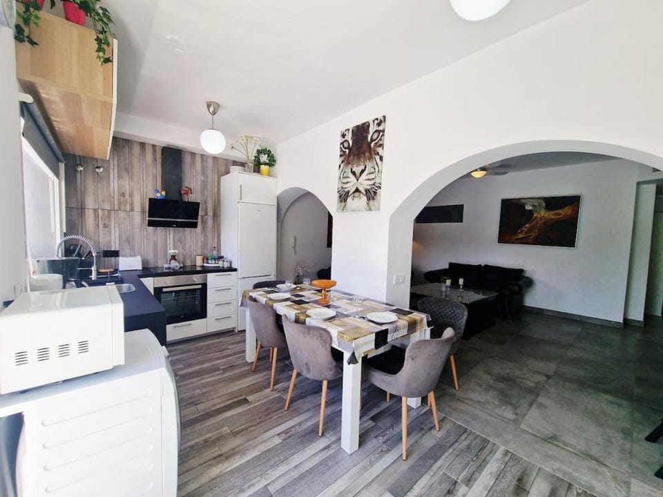 Urogallos Poolside Retreat 2BR, 2 Baths & Shared Pool Apartment in Costa del Sol