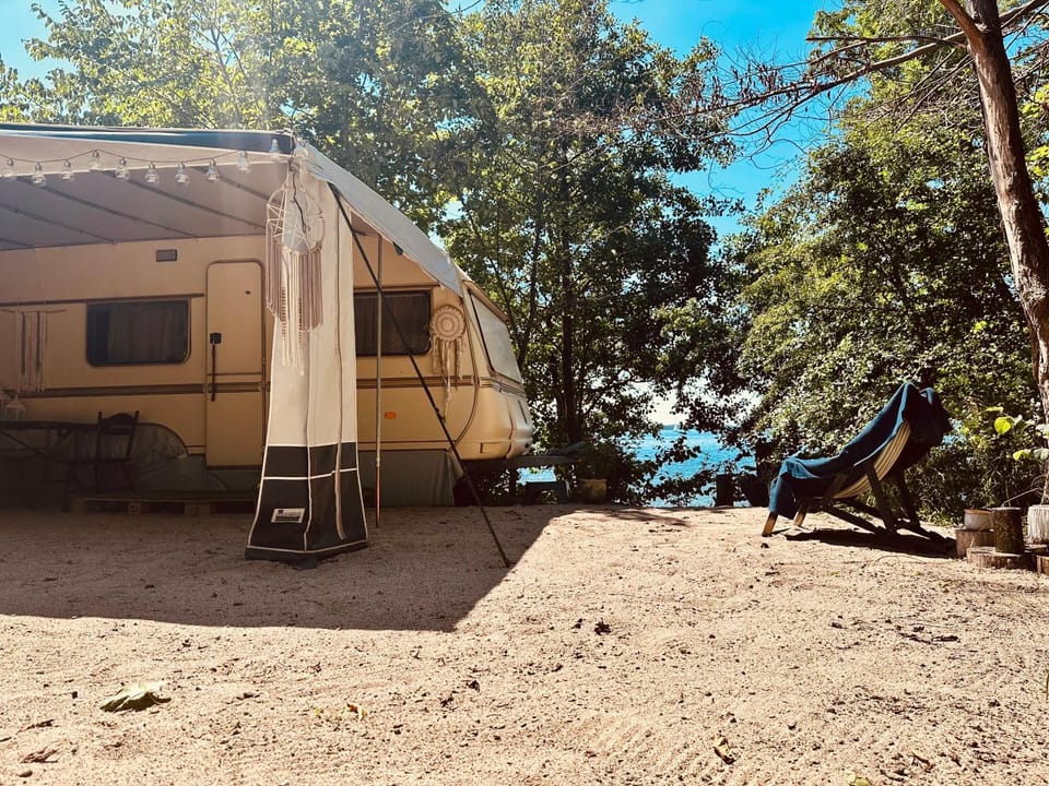 Przyczepa Chill House nad Darginem Campground/ 
RV Resort in Poland