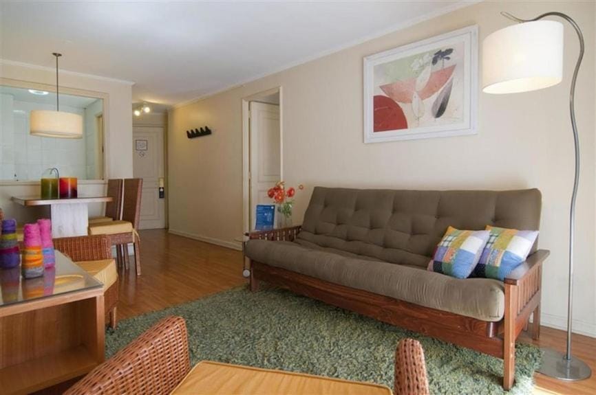 Deparmentos Centro Las Condes El Golf Apartment in Providencia