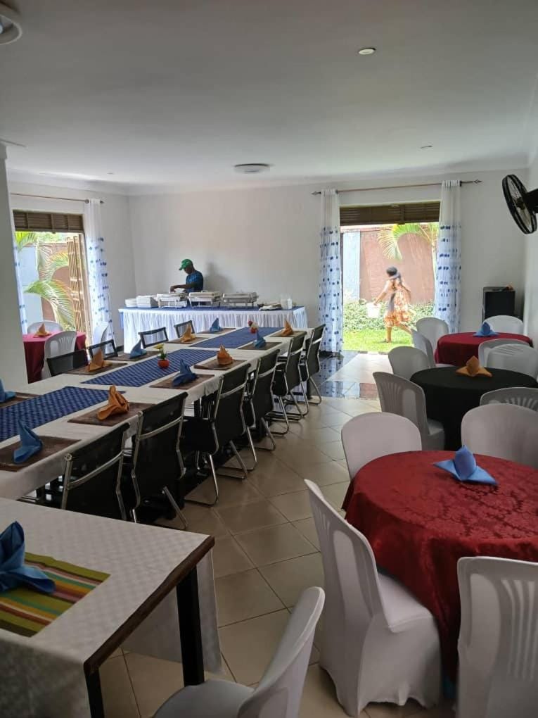 SolBlu Cottages Hotel in Kampala