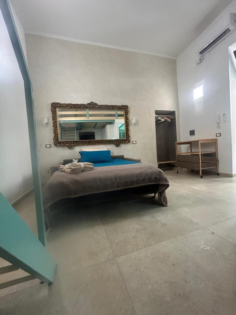 Bed, Photo of the whole room, Bedroom, bunk bed
