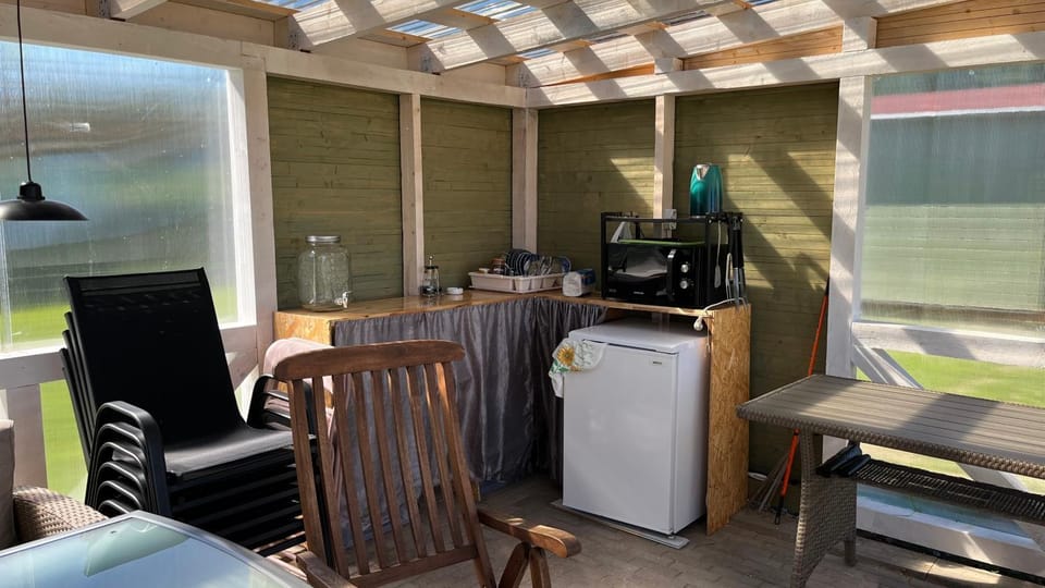 Kitchen or kitchenette, Seating area