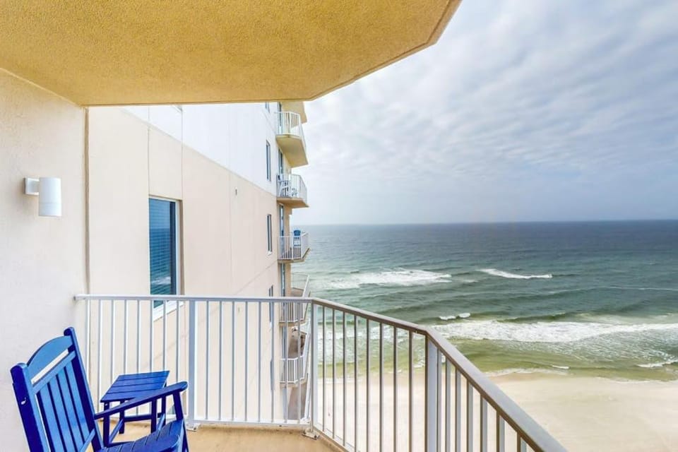 Beachfront condo with amazing views shared pools and beach access House in Panama City Beach