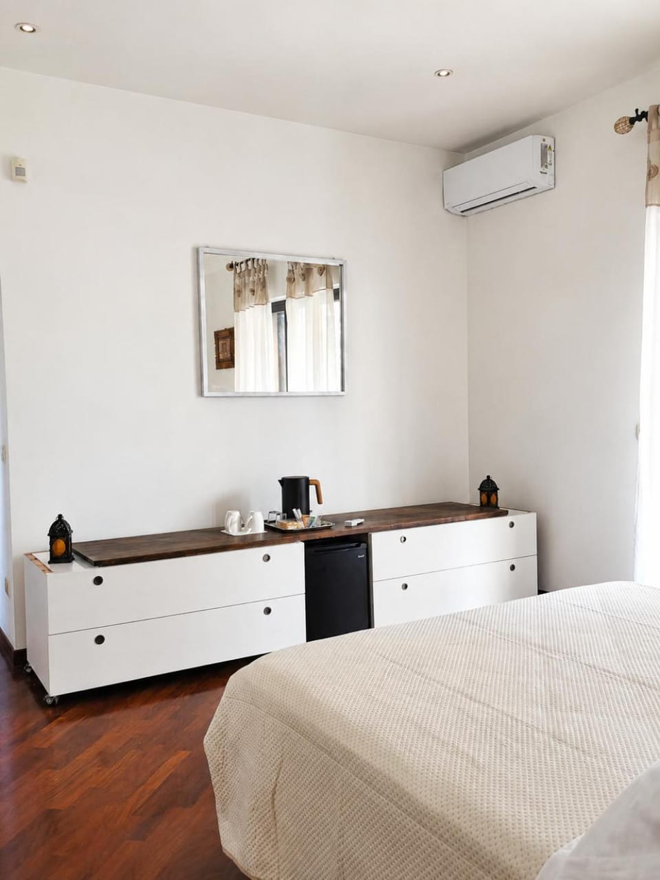 Bed, Bedroom, Breakfast, air conditioner, air conditioner
