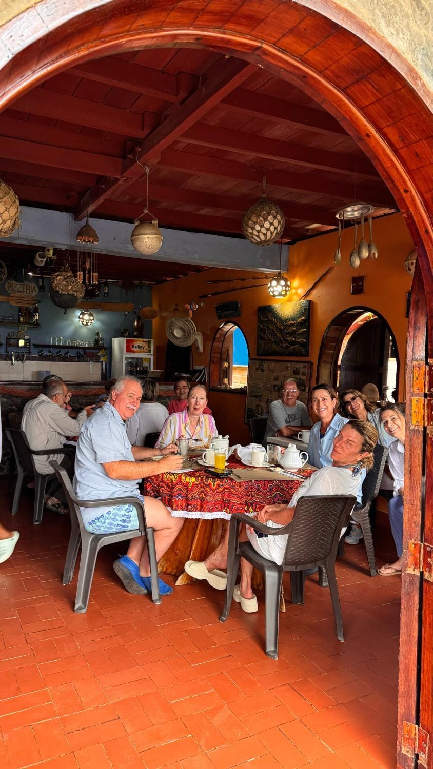 Restaurant/places to eat, People, Food and drinks, Food