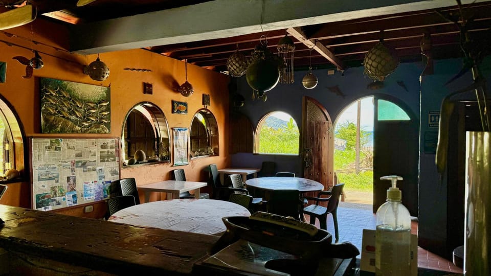 Restaurant/places to eat, Living room, Lounge or bar, Banquet/Function facilities, Seating area