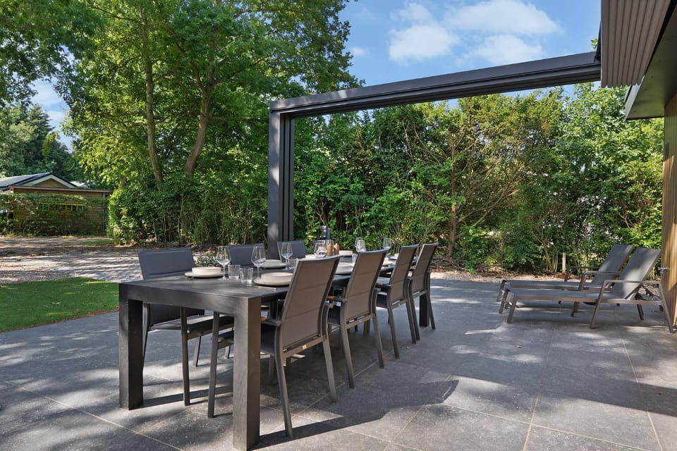Patio, Day, Garden