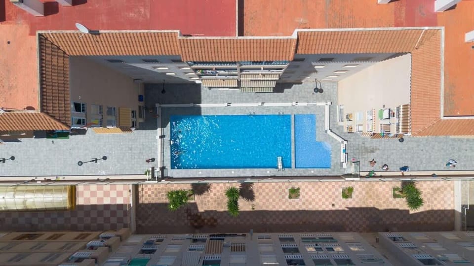 2BDR Apt with Pool Stunning Sunset 300m Beach House in Torrevieja