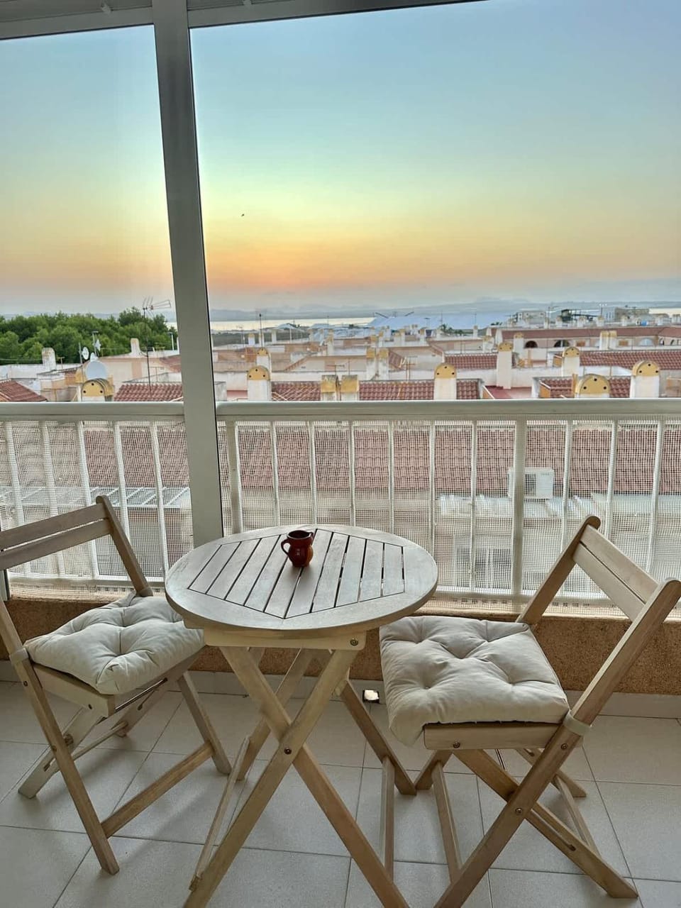 2BDR Apt with Pool Stunning Sunset 300m Beach House in Torrevieja