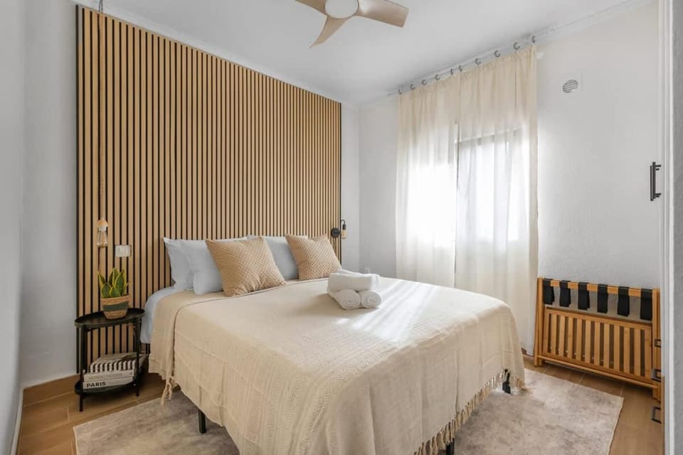 Peaceful 1BR Apt 10min Beach Pool & Workspace House in Torrevieja