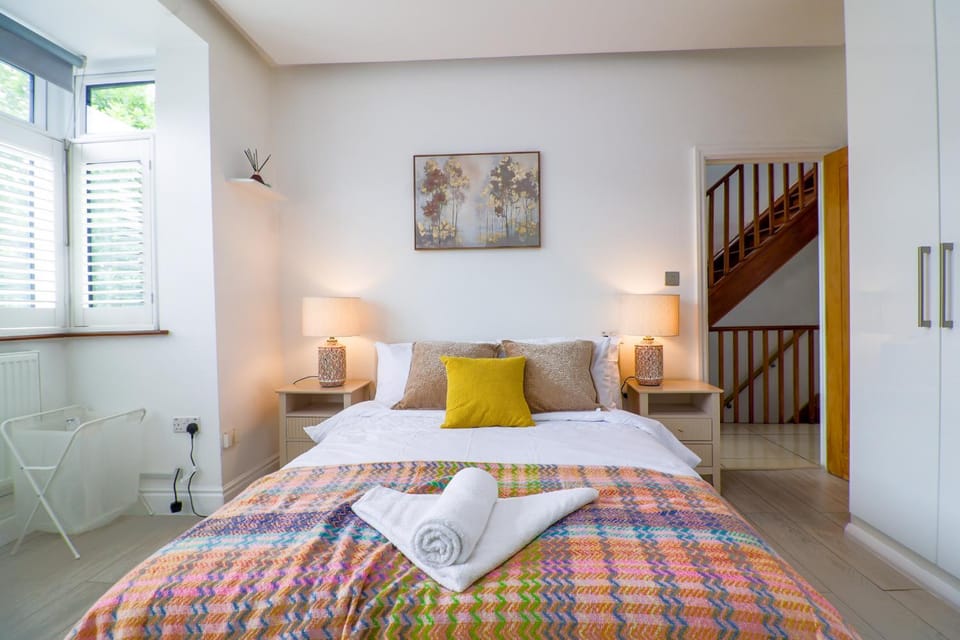 Luxury 6 Bed House with EV Driveway House in London Borough of Croydon