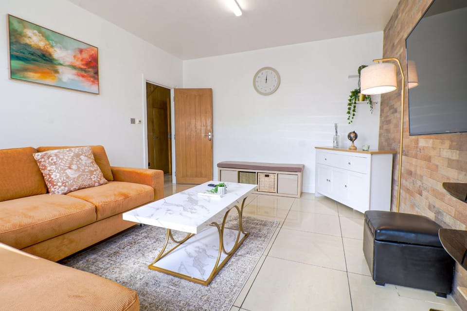 Luxury 6 Bed House with EV Driveway House in London Borough of Croydon