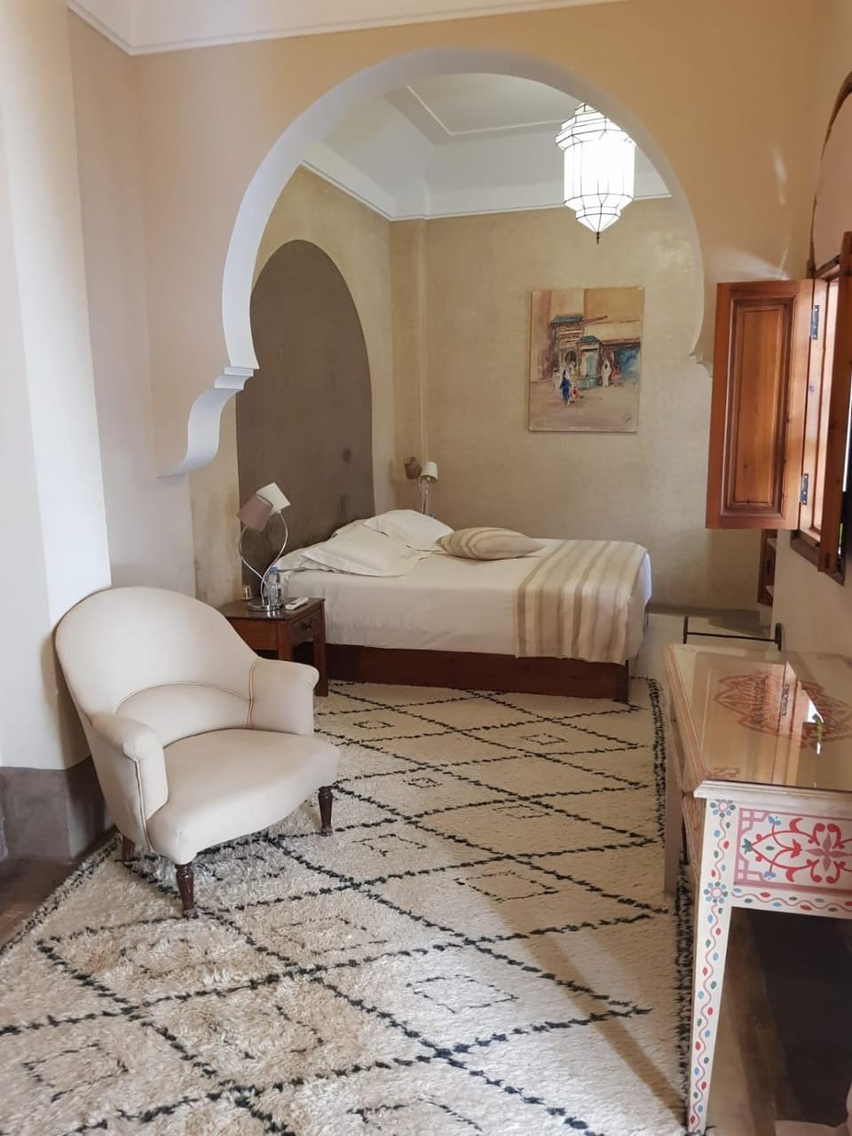 Photo of the whole room, Bedroom