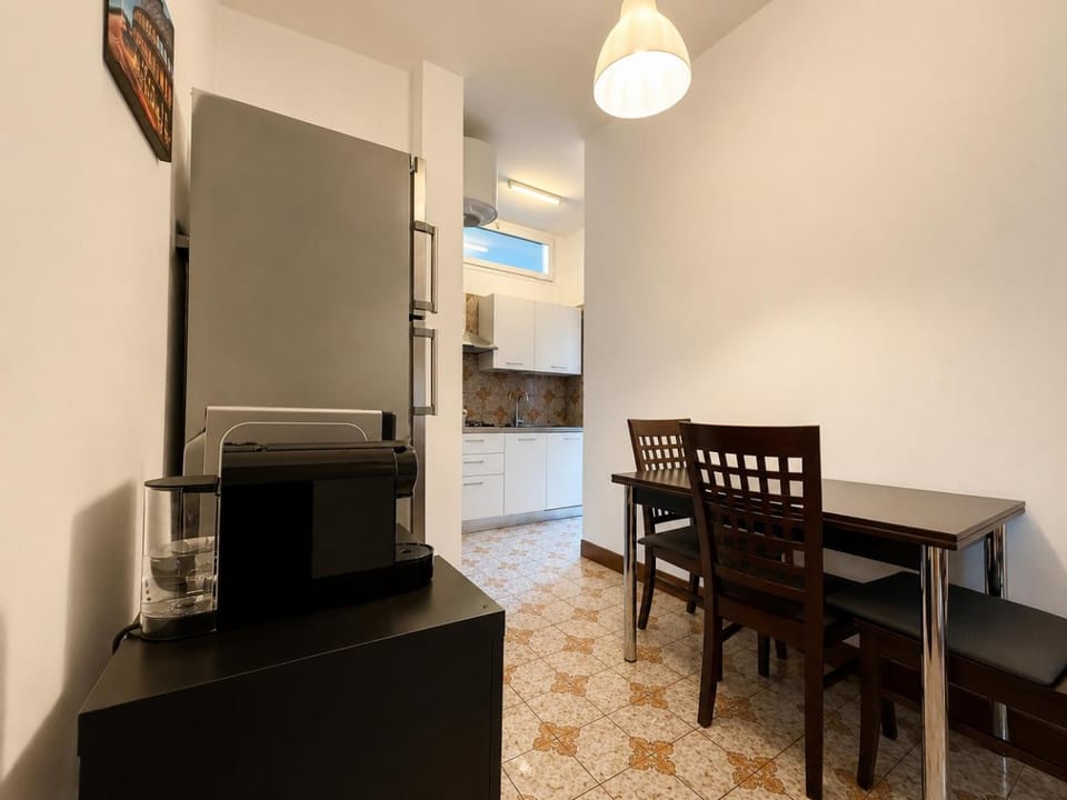 Kitchen or kitchenette, Seating area, Dining area, minibar, oven