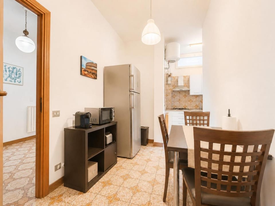 Kitchen or kitchenette, Seating area, Dining area, minibar, oven