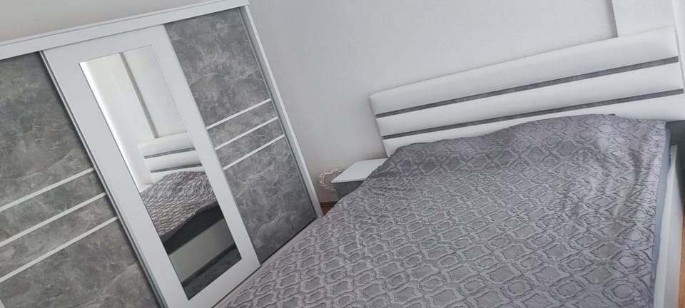 Bedroom, wardrobe
