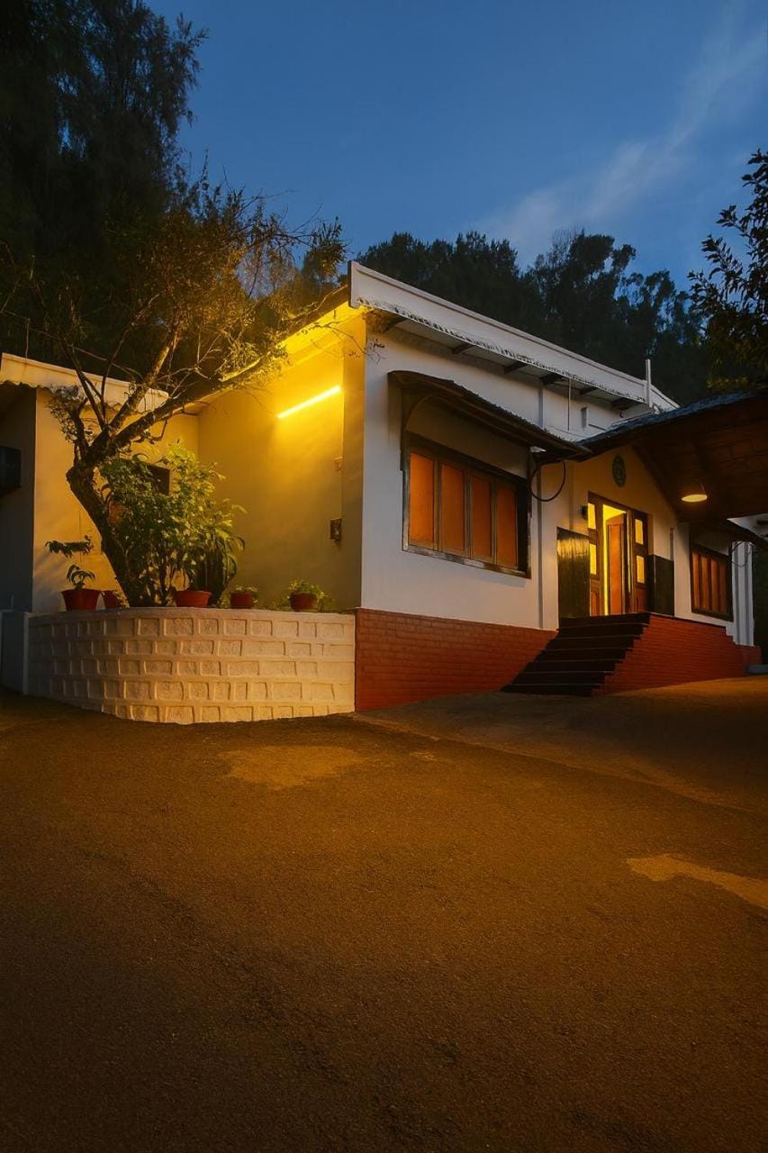 Secret Escape Colonial Bungalow Vacation rental in Ooty