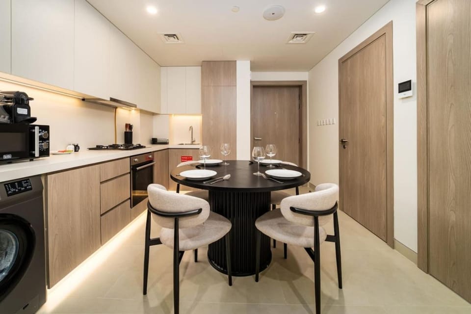 Brand New 1-Bed Home with Golf Course View Apartment in Dubai
