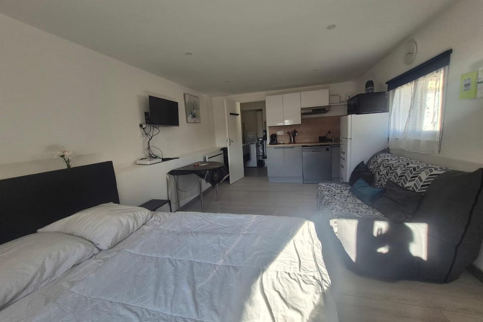Charming renovated studio with terrace in Bayeux Apartment in Bayeux