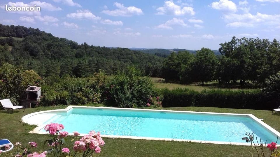 Maison de campagne nichée dans le Périgord House in Nouvelle-Aquitaine