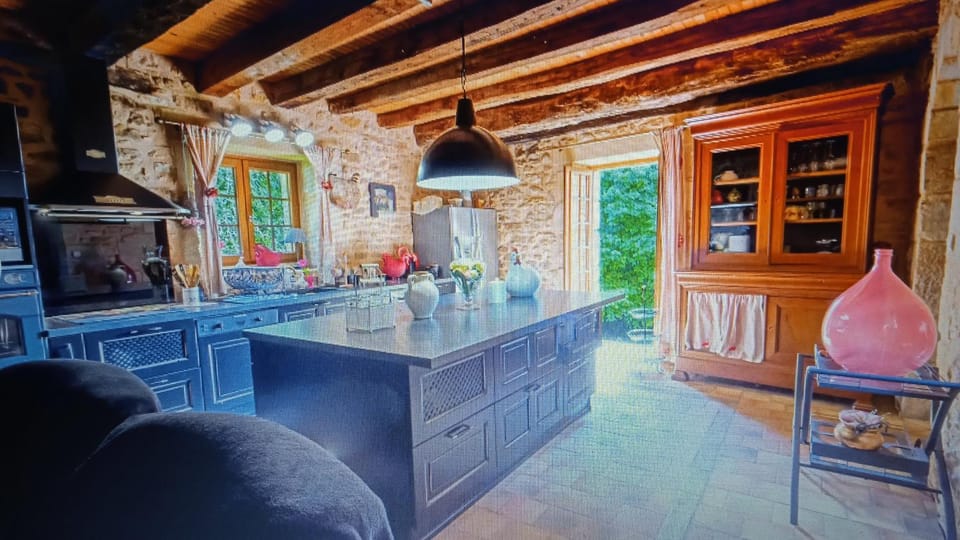 Maison de campagne nichée dans le Périgord House in Nouvelle-Aquitaine