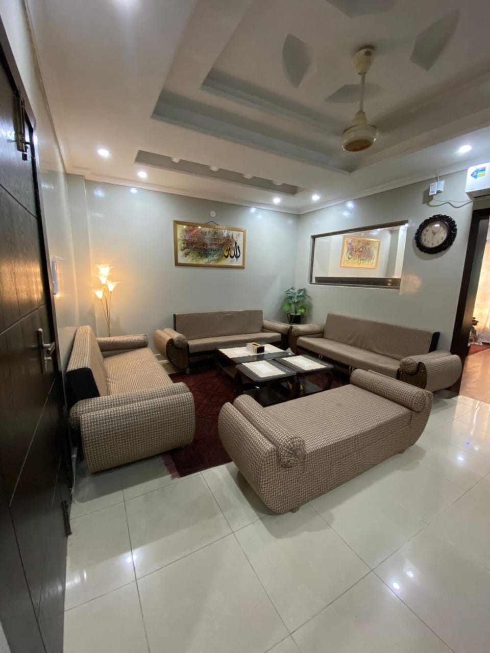 Living room, Photo of the whole room, Seating area, air conditioner