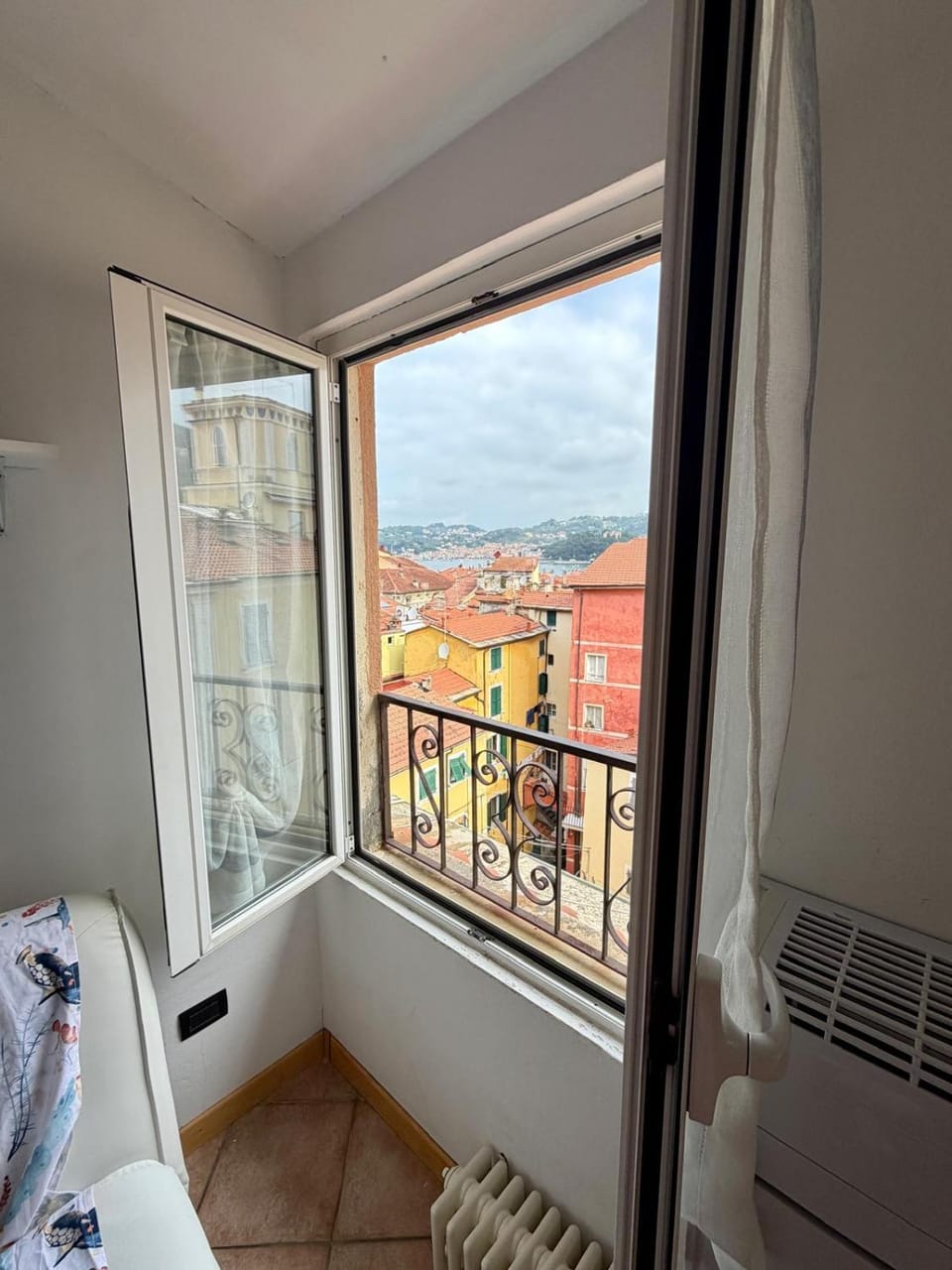 View (from property/room), City view