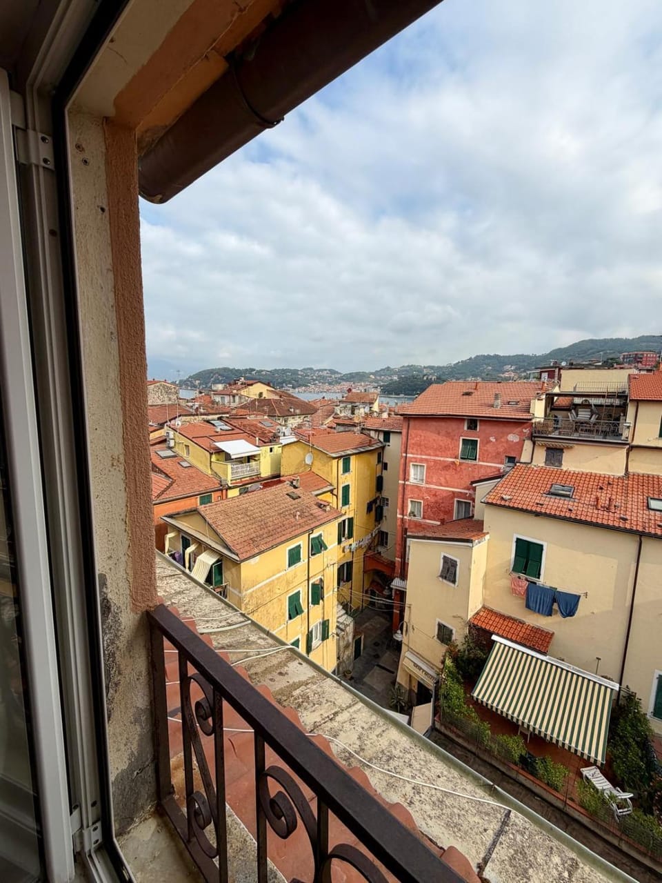 View (from property/room), City view