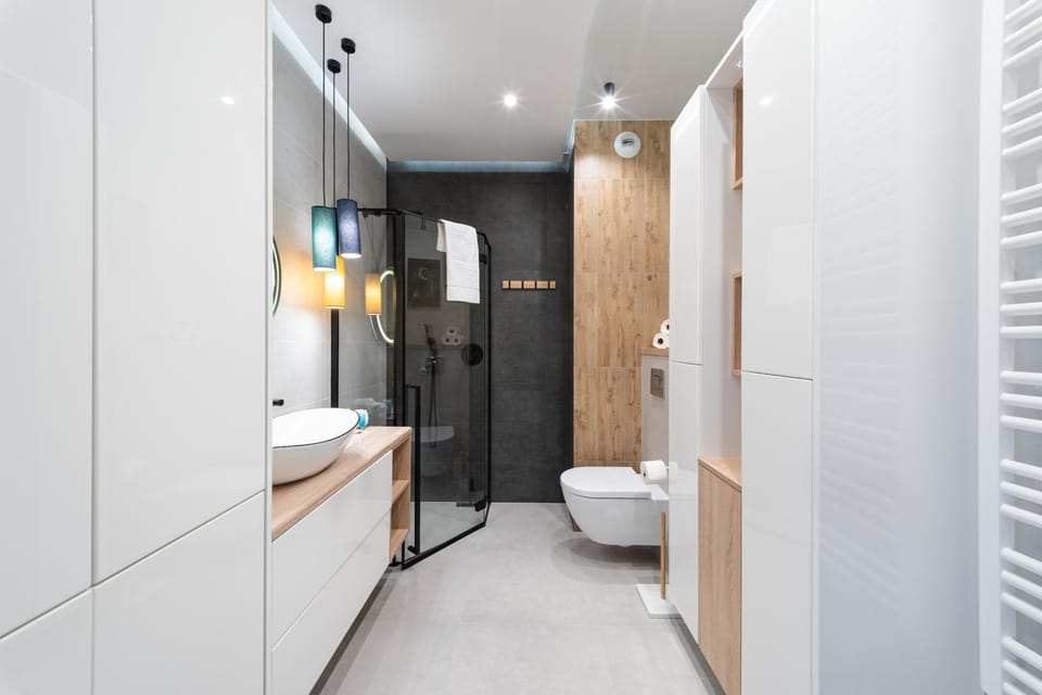 Shower, Toilet, Bathroom