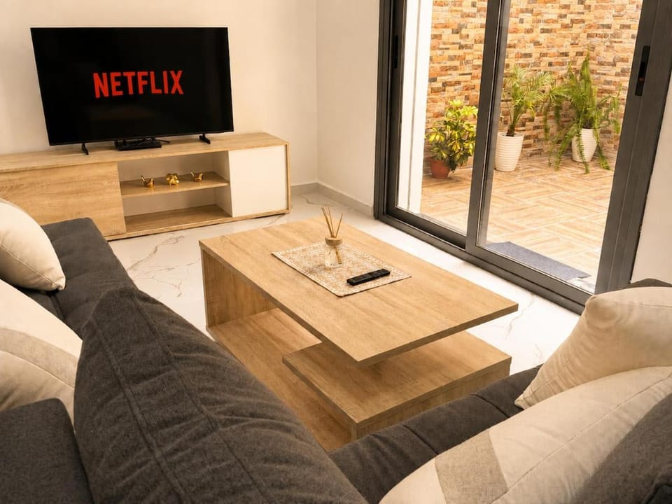 Communal lounge/ TV room, TV and multimedia, Living room, Seating area