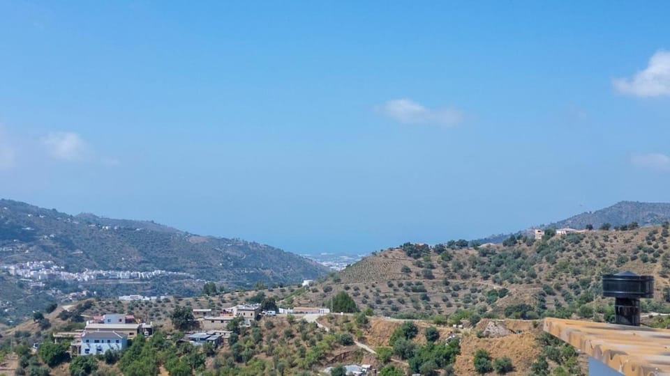 Day, Neighbourhood, Mountain view, Sea view